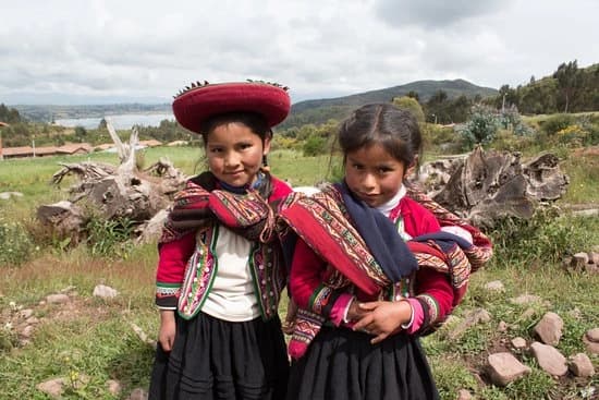 Por mas niños felices